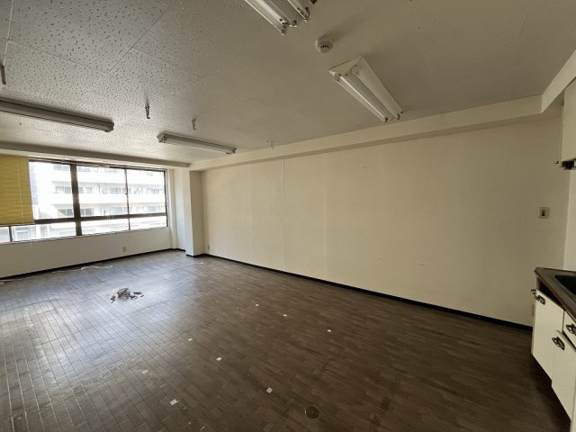 大阪市浪速区元町２丁目の店舗事務所の内装