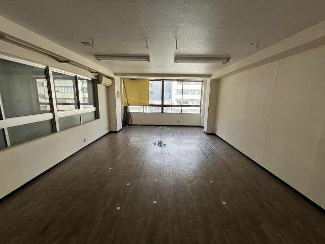 大阪市浪速区元町２丁目の店舗事務所の内装