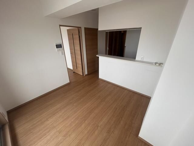 JUタワーフロントKINSHICHOの居間・リビング