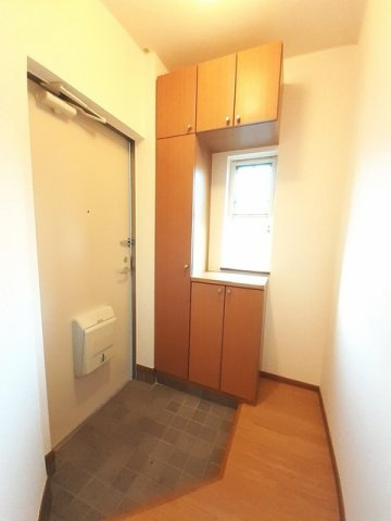 フロンティア．ファーストの玄関