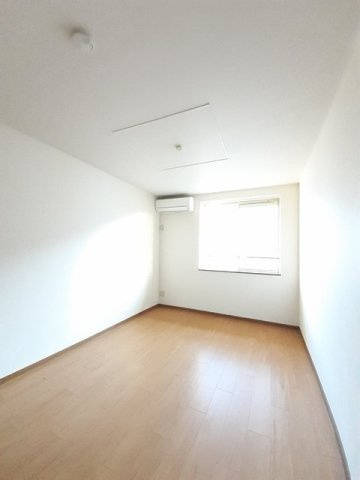 フロンティア．ファーストの内装