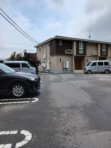 マイルストーンズの駐車場
