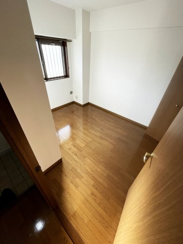 エミネスアークの洋室