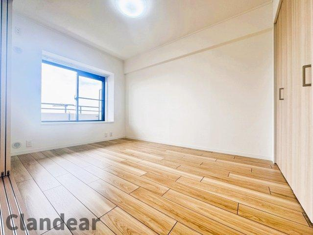 アトラス松戸Ａ棟の洋室|ドキドキの新生活も、安心してスタート。ぴったりの住まいを見つけませんか？クランディアが一緒に住まい選びをサポートします‼　まずは、お気軽にお問合せください　＃クランディア