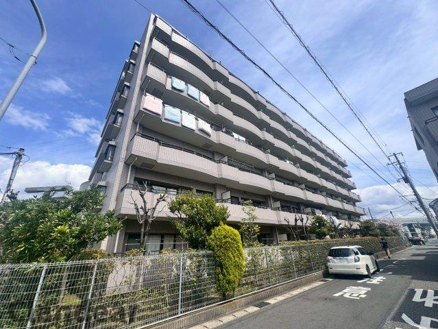 アトラス松戸Ａ棟の外観|ドキドキの新生活も、安心してスタート。ぴったりの住まいを見つけませんか？クランディアが一緒に住まい選びをサポートします‼　まずは、お気軽にお問合せください　＃クランディア
