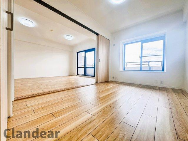 アトラス松戸Ａ棟の洋室|ドキドキの新生活も、安心してスタート。ぴったりの住まいを見つけませんか？クランディアが一緒に住まい選びをサポートします‼　まずは、お気軽にお問合せください　＃クランディア