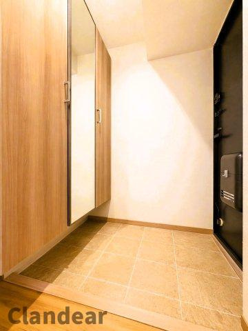アトラス松戸Ａ棟の玄関|ドキドキの新生活も、安心してスタート。ぴったりの住まいを見つけませんか？クランディアが一緒に住まい選びをサポートします‼　まずは、お気軽にお問合せください　＃クランディア