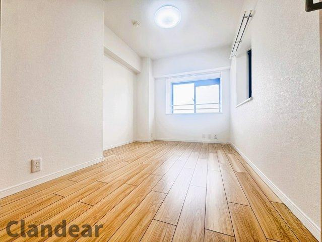 アトラス松戸Ａ棟の洋室|ドキドキの新生活も、安心してスタート。ぴったりの住まいを見つけませんか？クランディアが一緒に住まい選びをサポートします‼　まずは、お気軽にお問合せください　＃クランディア