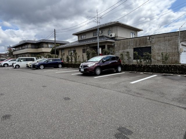 リビングタウン下河端　Aの駐車場