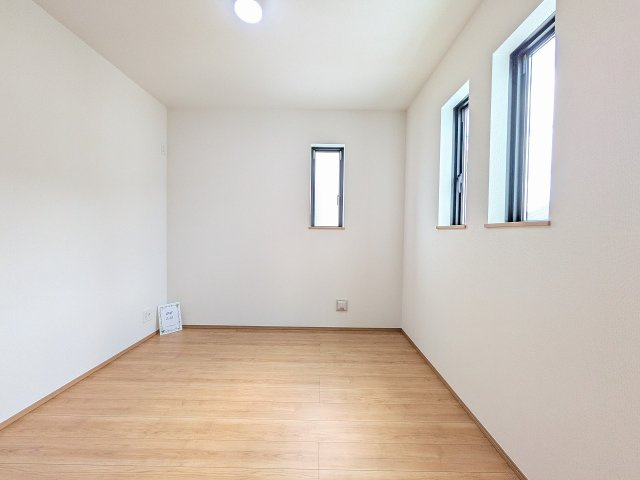 八王子市　弐分方町　新築一戸建て　１０期の子供部屋|～2階5.0帖の洋室　2面採光で明るく風通しの良いお部屋です～