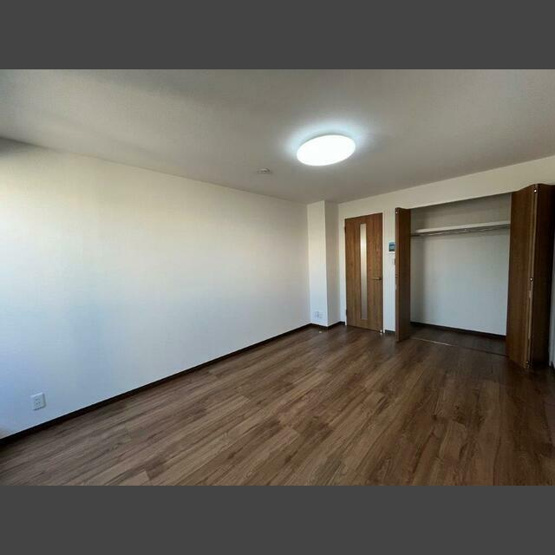 【寝室】