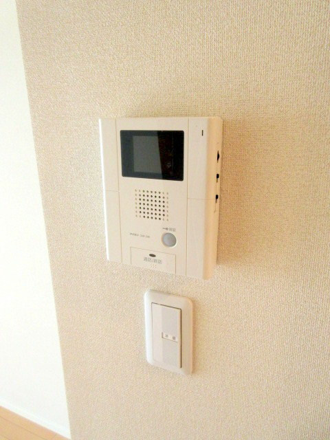 エーデル　ヴィラのセキュリティ|オートロック連動のＴＶモニターホン