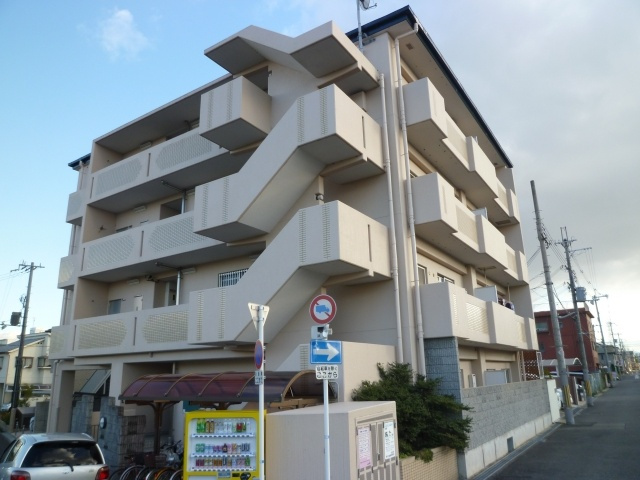 コンフォート北花田の外観