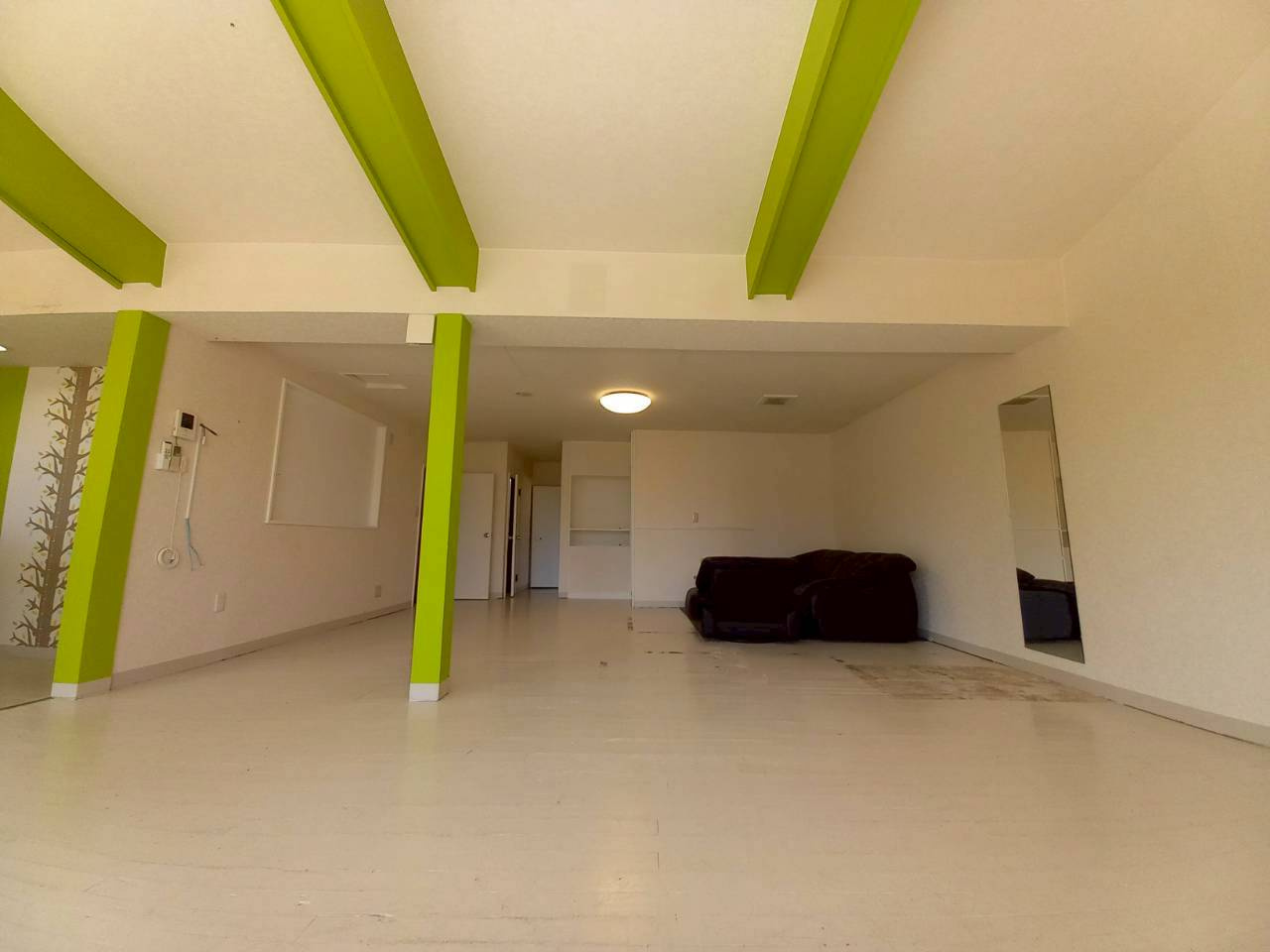 栄町貸8丁目貸テナントの洋室