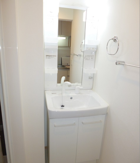 ドムスYの独立洗面台|特に女性に喜ばれる独立洗面台付き(^O^)