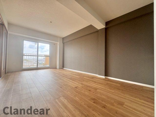 ファミール南常盤平の居間・リビング|ドキドキの新生活も、安心してスタート。ぴったりの住まいを見つけませんか？クランディアが一緒に住まい選びをサポートします‼　まずは、お気軽にお問合せください　＃クランディア