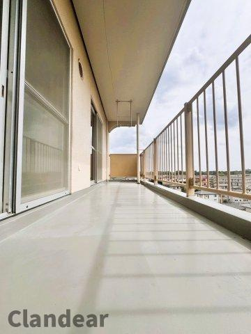 ファミール南常盤平のバルコニー|ドキドキの新生活も、安心してスタート。ぴったりの住まいを見つけませんか？クランディアが一緒に住まい選びをサポートします‼　まずは、お気軽にお問合せください　＃クランディア