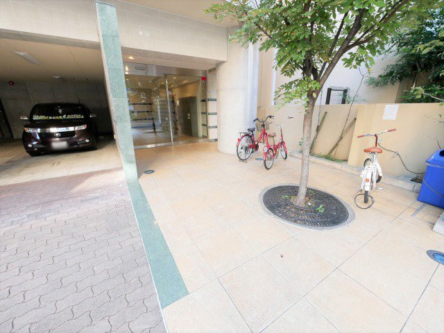 SERENiTE天六西のエントランス