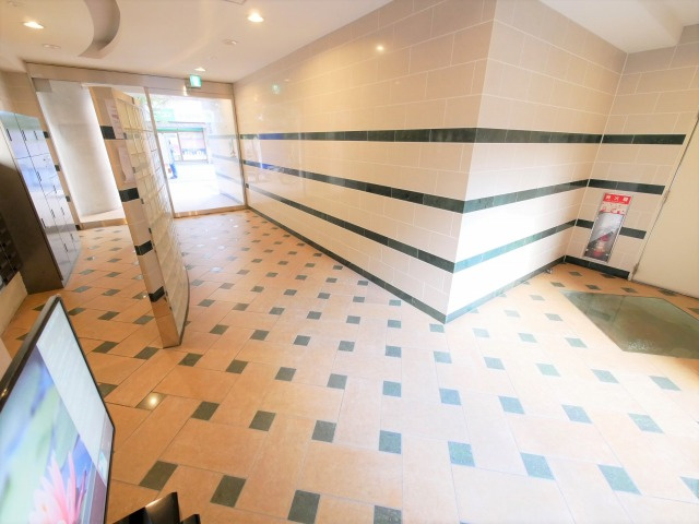 SERENiTE天六西のロビー