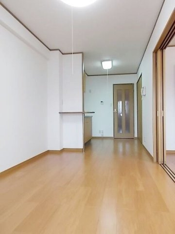 シャルマンパレスの居間・リビング