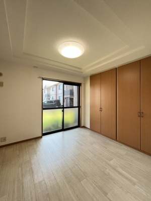 【洋室】 | ピュア・リーフ | イメージ103号室の写真（反転あり）