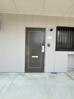 【玄関】 | ピュア・リーフ | イメージ103号室の写真（反転あり）