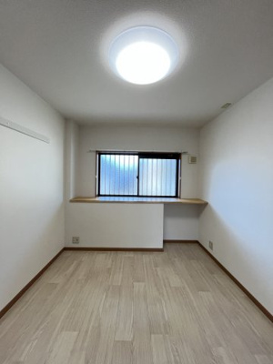 【洋室】 | ピュア・リーフ | イメージ103号室の写真（反転あり）