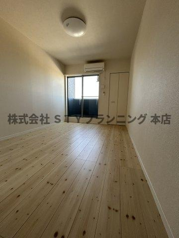 仲介手数料0円！CUBE上小田井B棟の居間・リビング