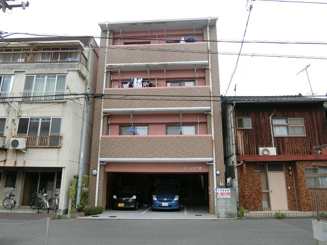 ドミールN竹原の外観