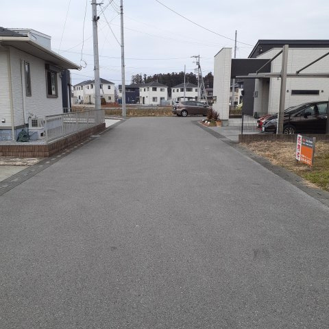 真岡市亀山の前面道路含む現地写真|東側から撮影