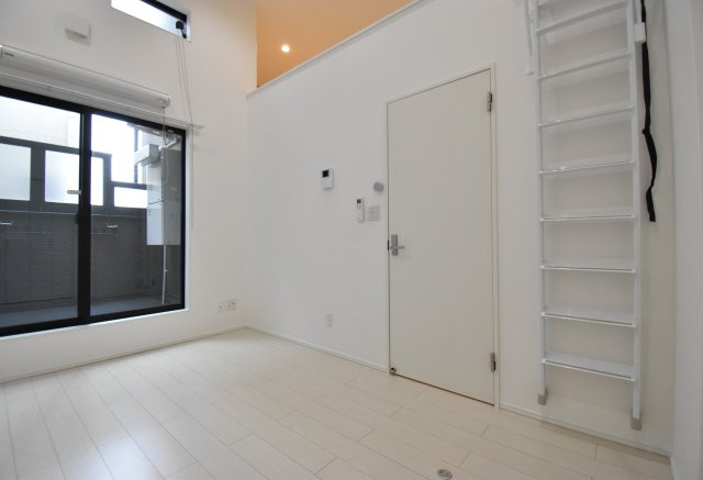 Loft MDの居間・リビング