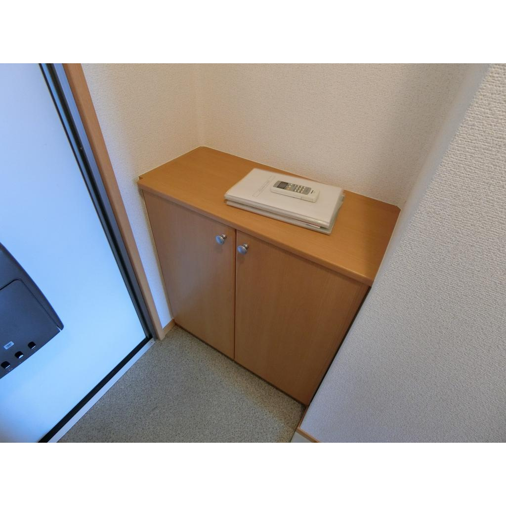 メゾンシャローム　Ａの玄関