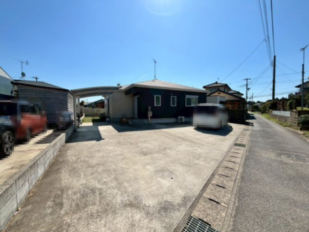 大網白里市南横川　中古戸建の駐車場