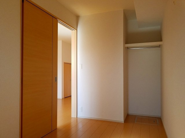 クリスタルガーデン　カラーの内装