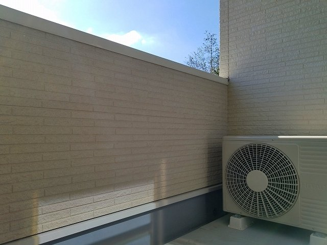 クリスタルガーデン　カラーのバルコニー