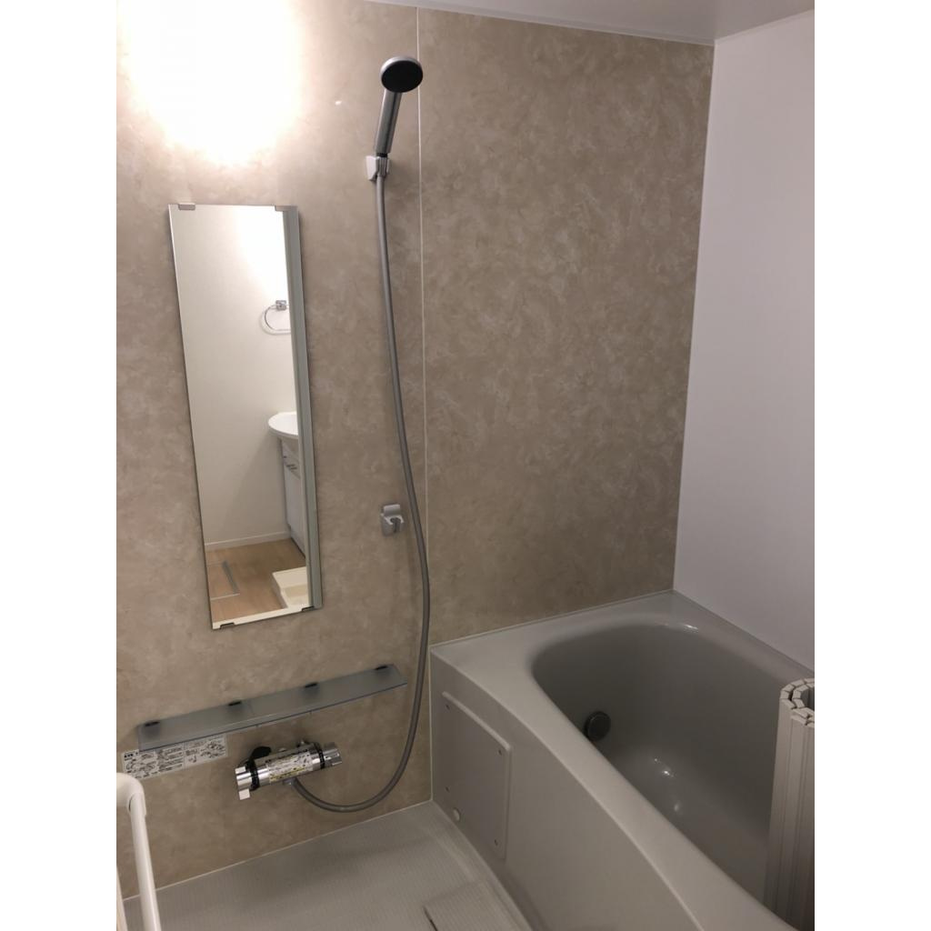 ウィステリアの浴室