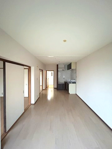 高須賀ハイツの居間・リビング