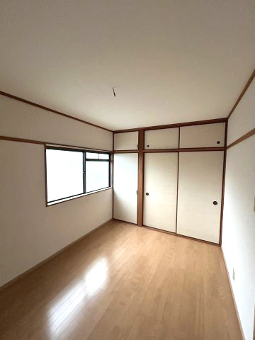 高須賀ハイツの居間・リビング