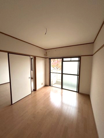 高須賀ハイツの居間・リビング