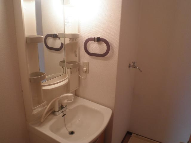 ヴァロンドール角田　Ａの洗面所