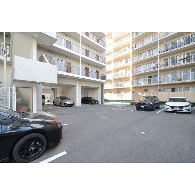 ヴェルテックスの駐車場