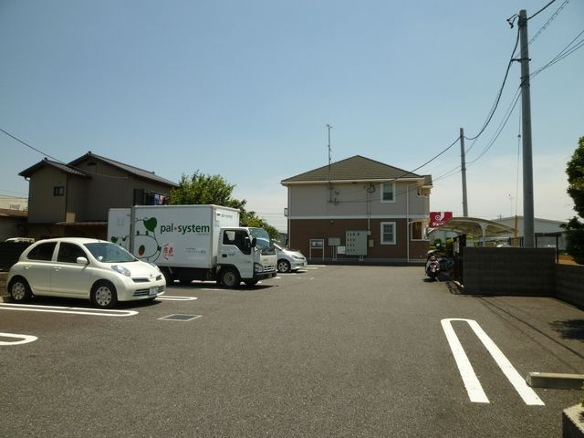 ミニョン　シャトーの駐車場
