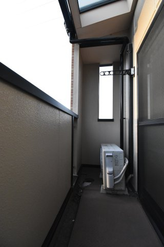 ジュネスO.C.Uのバルコニー