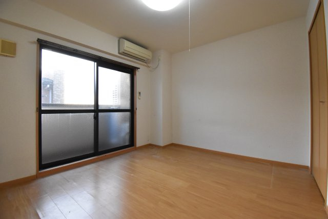 ジュネスO.C.Uの居間・リビング