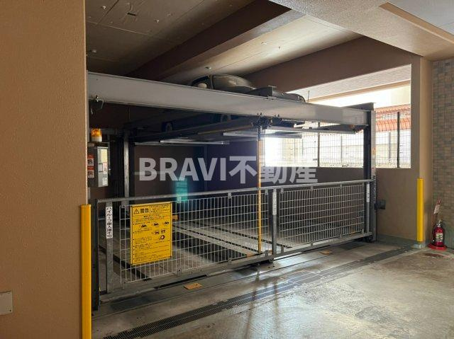 プレサンス大手前パークサイドⅡ　BRAVI不動産の駐車場|【プレサンス大手前パークサイドⅡ】