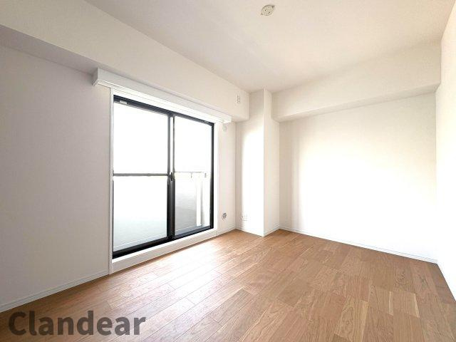 ライオンズマンション谷塚駅前第二の洋室|ドキドキの新生活も、安心してスタート。ぴったりの住まいを見つけませんか？クランディアが一緒に住まい選びをサポートします‼　まずは、お気軽にお問合せください　＃クランディア