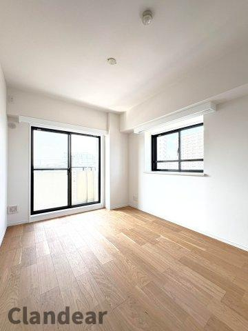 ライオンズマンション谷塚駅前第二の寝室|ドキドキの新生活も、安心してスタート。ぴったりの住まいを見つけませんか？クランディアが一緒に住まい選びをサポートします‼　まずは、お気軽にお問合せください　＃クランディア