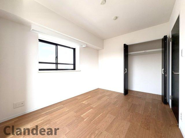 ライオンズマンション谷塚駅前第二の洋室|ドキドキの新生活も、安心してスタート。ぴったりの住まいを見つけませんか？クランディアが一緒に住まい選びをサポートします‼　まずは、お気軽にお問合せください　＃クランディア