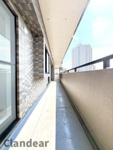 ライオンズマンション谷塚駅前第二のバルコニー|ドキドキの新生活も、安心してスタート。ぴったりの住まいを見つけませんか？クランディアが一緒に住まい選びをサポートします‼　まずは、お気軽にお問合せください　＃クランディア