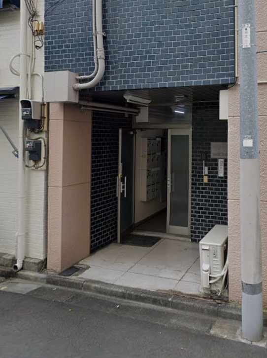 山上ロイヤルマンションのエントランス